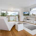 Luxury Silvia By We Rent Διαμέρισμα *