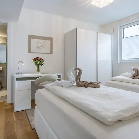 Luxury Silvia By We Rent Апартаменты